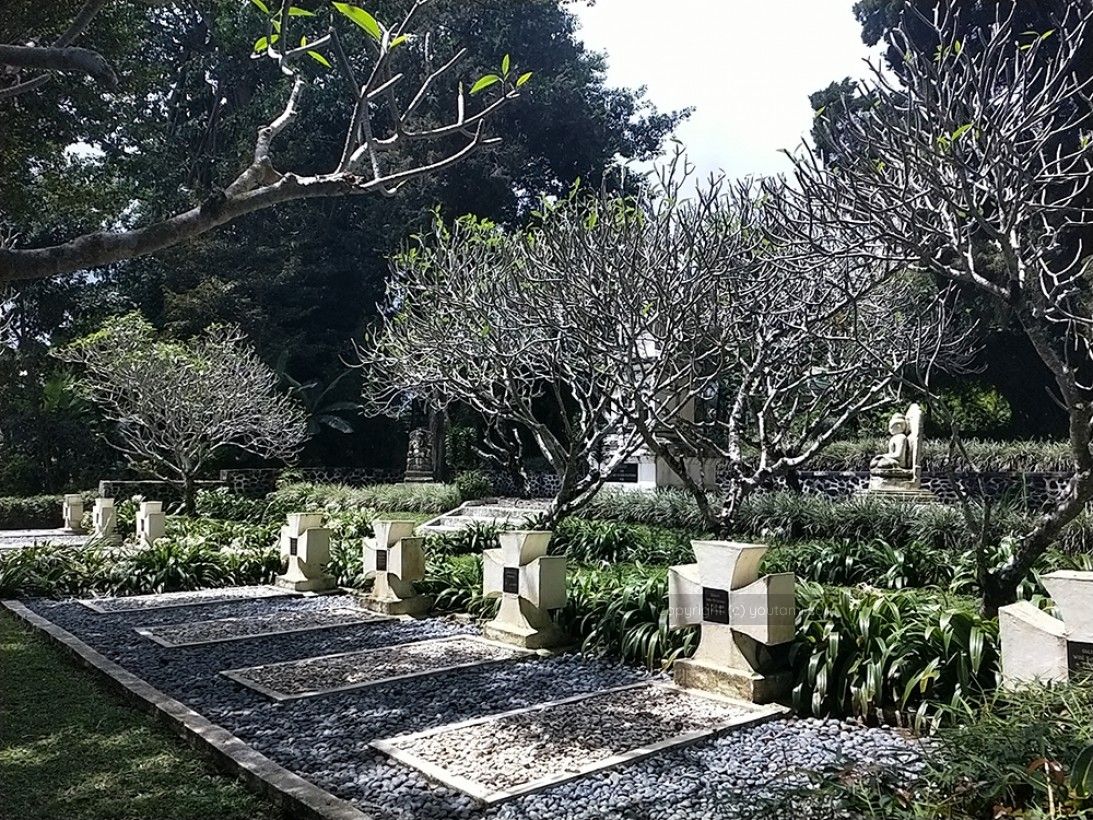 Makam Jerman Arca Domas